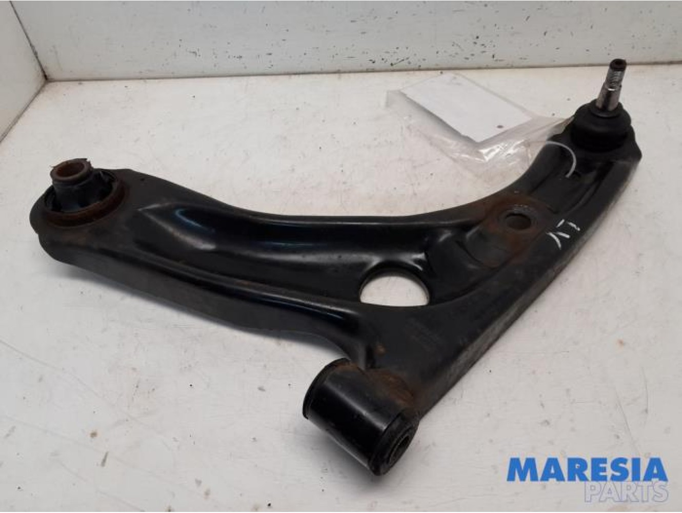 Peugeot - 107 - Front lower wishbone, left