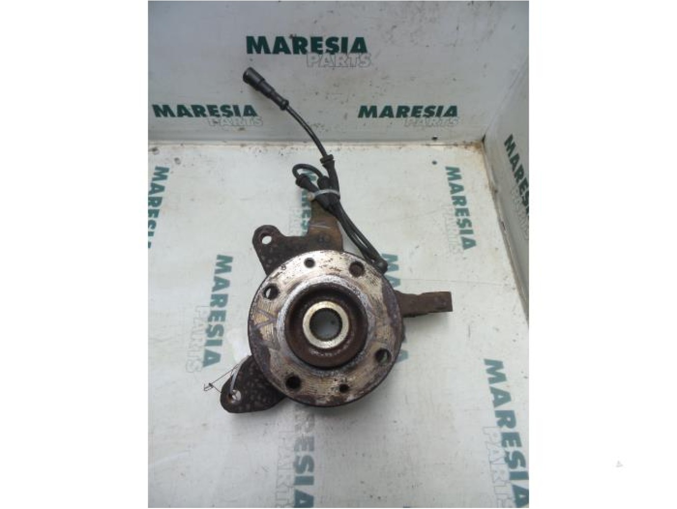 Renault - Megane - Knuckle, front left