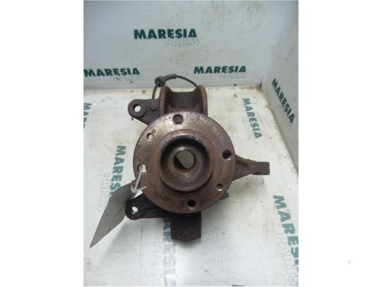 Renault - Megane - Fusee links-voor