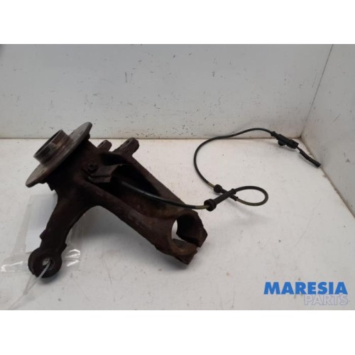 Peugeot - 107 - Fusee links-voor