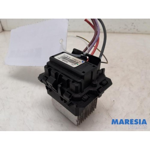 Renault - Clio - Heater resistor