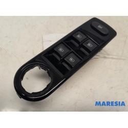Renault - Clio - Multi-functional window switch