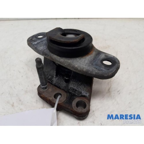 Peugeot - 107 - Engine mount