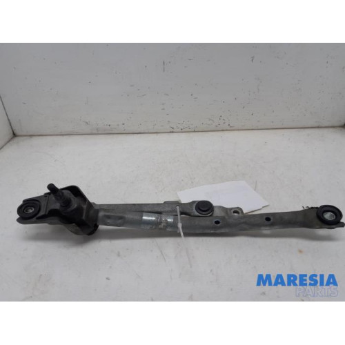Peugeot - 107 - Wiper mechanism