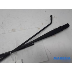 Peugeot - 107 - Front wiper arm