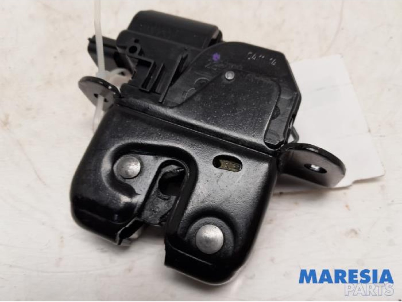 Renault - Clio - Tailgate lock mechanism