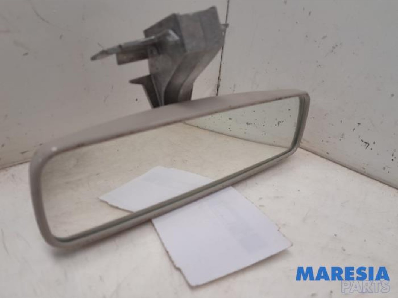 Renault - Clio - Rear view mirror