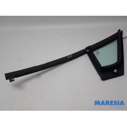 Renault - Clio - Quarter light, front left