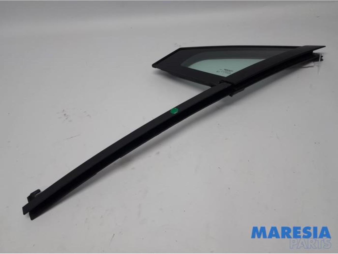 Renault - Clio - Quarter light, front left