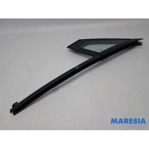 Renault - Clio - Quarter light, front left