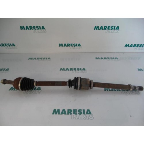 Renault - Megane - Front drive shaft, right