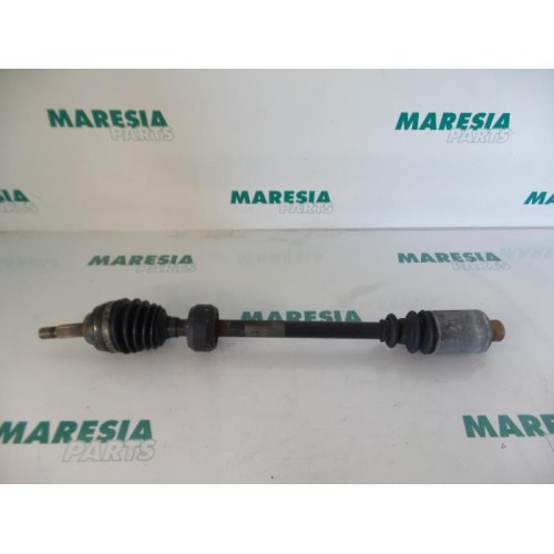 Renault - Megane - Front drive shaft, right