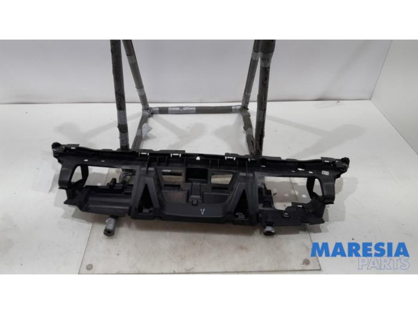 Peugeot - 5008 - Crossmember front part