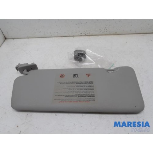 Renault - Megane - Sun visor
