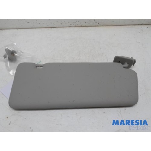 Renault - Megane - Sun visor