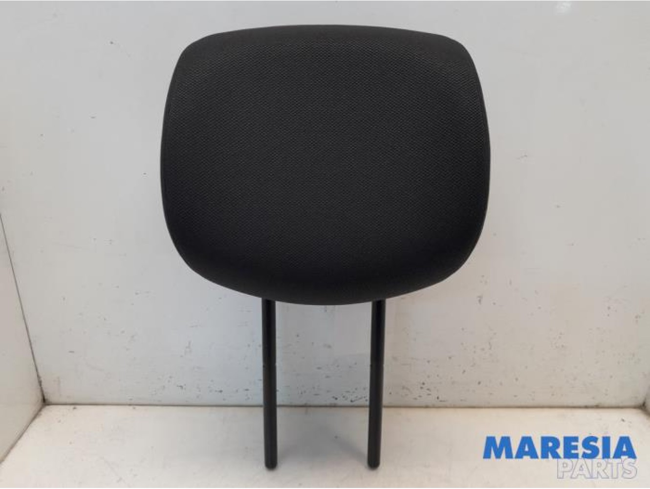 Renault - Megane - Headrest