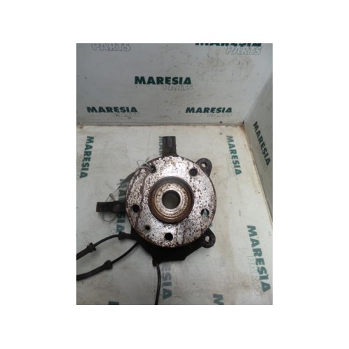 Renault - Trafic - Knuckle, front right