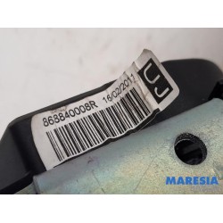 Renault - Megane - Front seatbelt, right