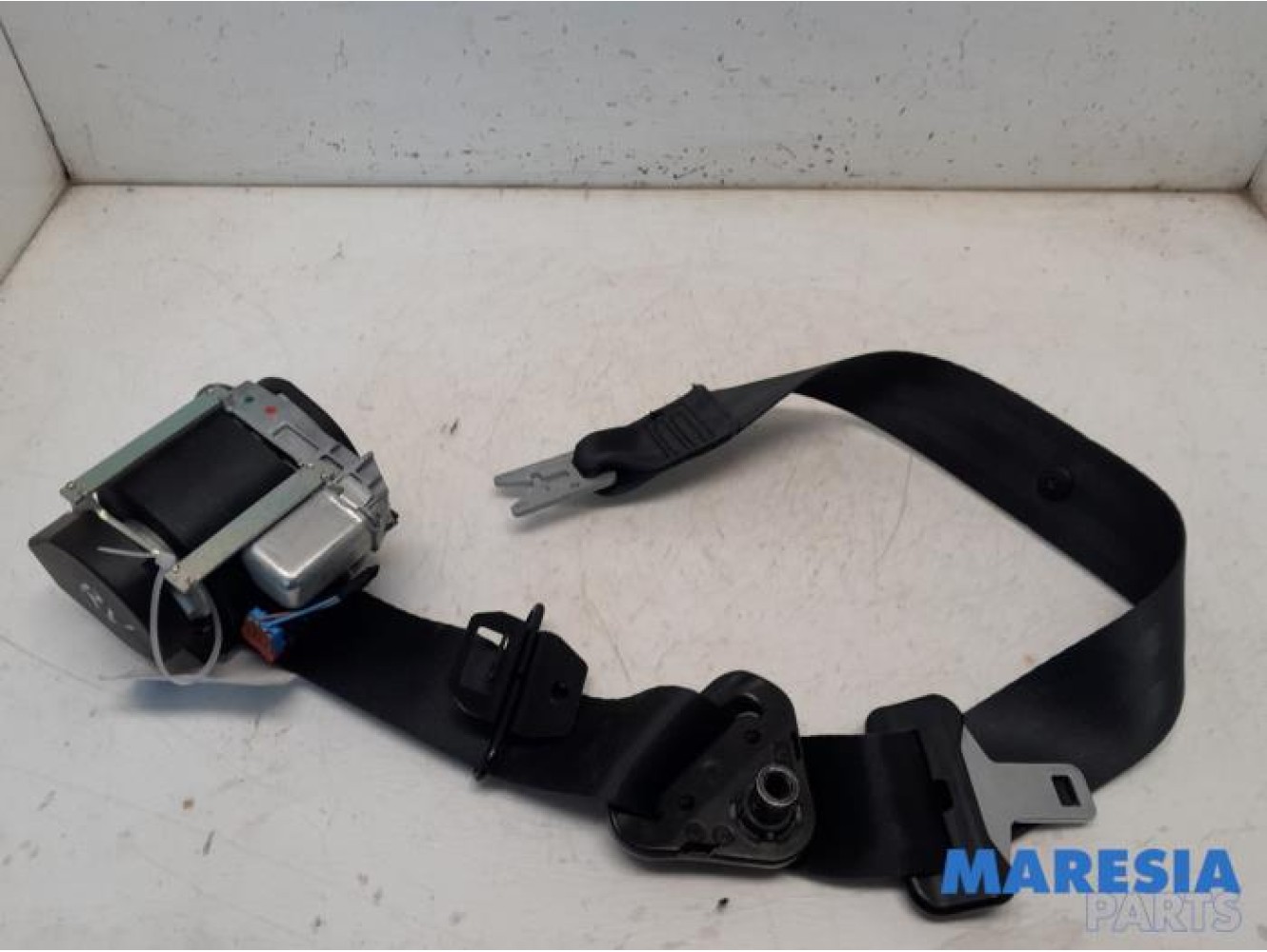 Renault - Megane - Front seatbelt, right