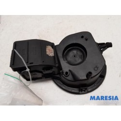 Renault - Megane - Tank cap cover