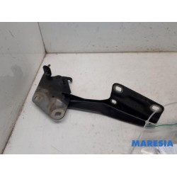 Renault - Megane - Bonnet Hinge