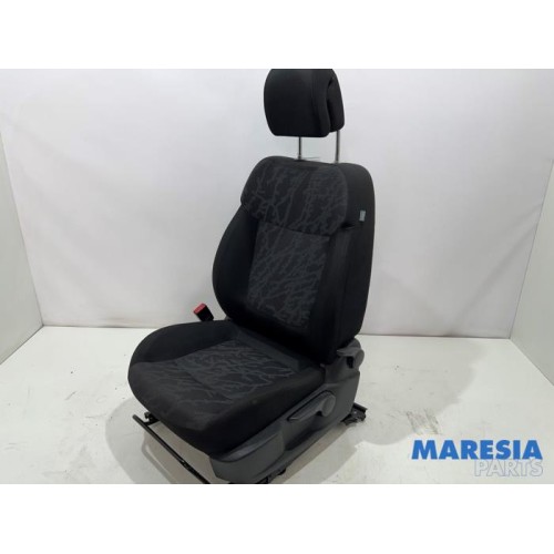 Peugeot - 3008 - Sitz links