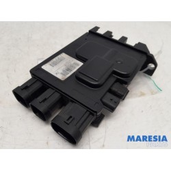 Renault - Megane - Voltage regulator