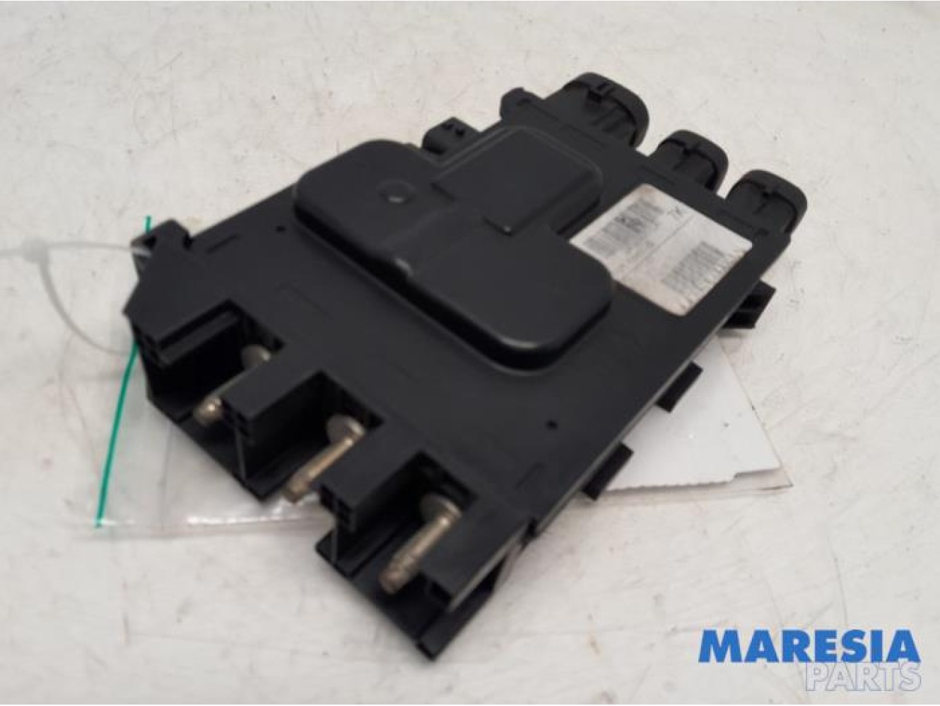 Renault - Megane - Voltage regulator