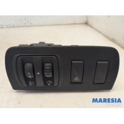 Renault - Megane - AIH headlight switch