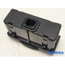 Renault - Megane - AUX / USB connection