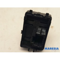 Renault - Megane - Electric window switch
