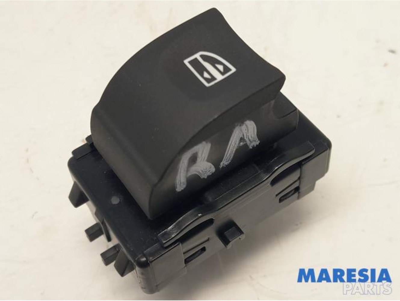 Renault - Megane - Electric window switch