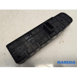 Renault - Megane - Multi-functional window switch