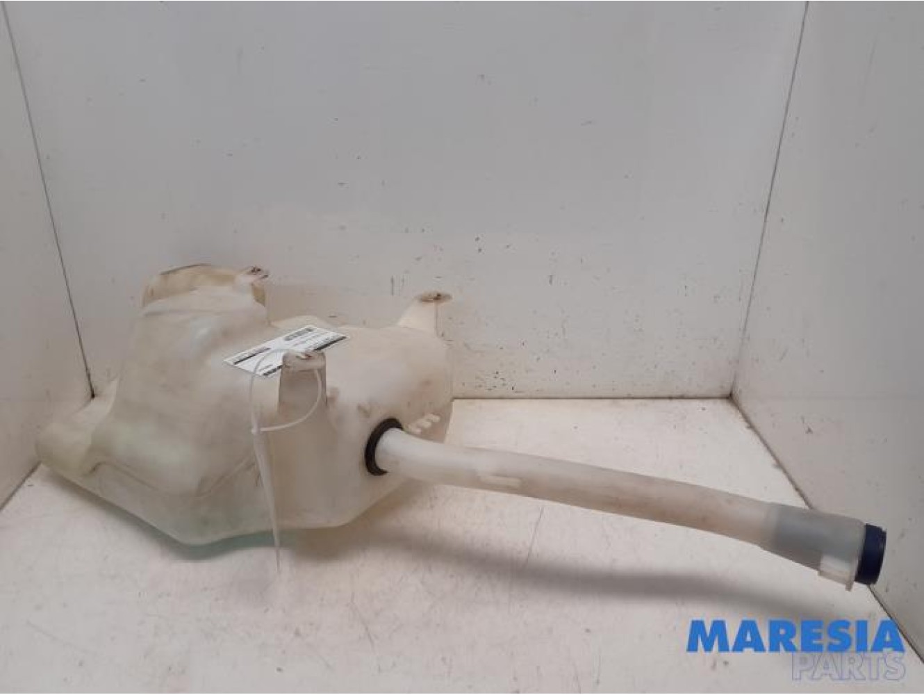 Fiat - Doblo - Front windscreen washer reservoir