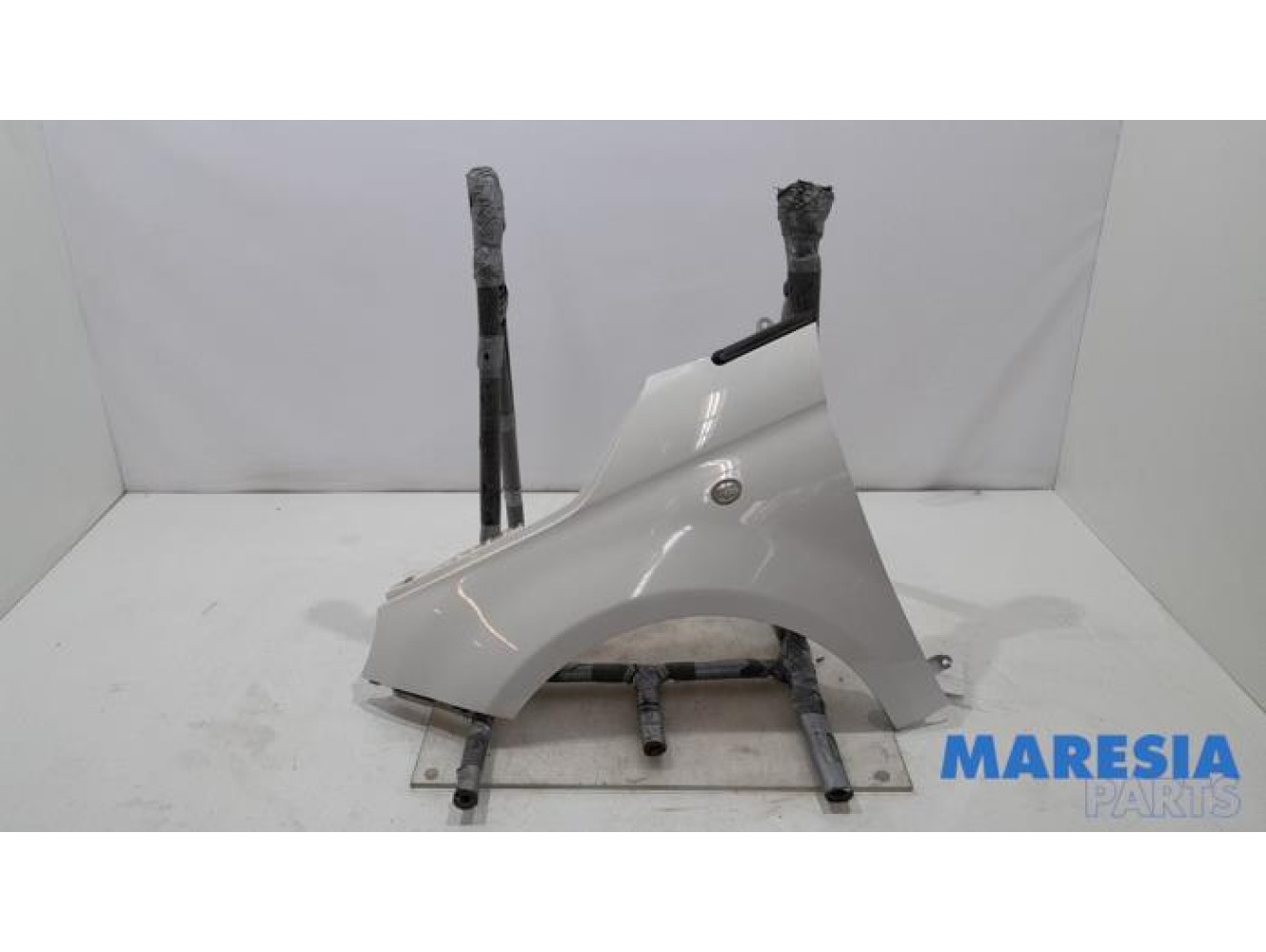 Fiat - 500 - Front wing, left