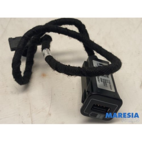 Fiat - Panda - AUX / USB connection