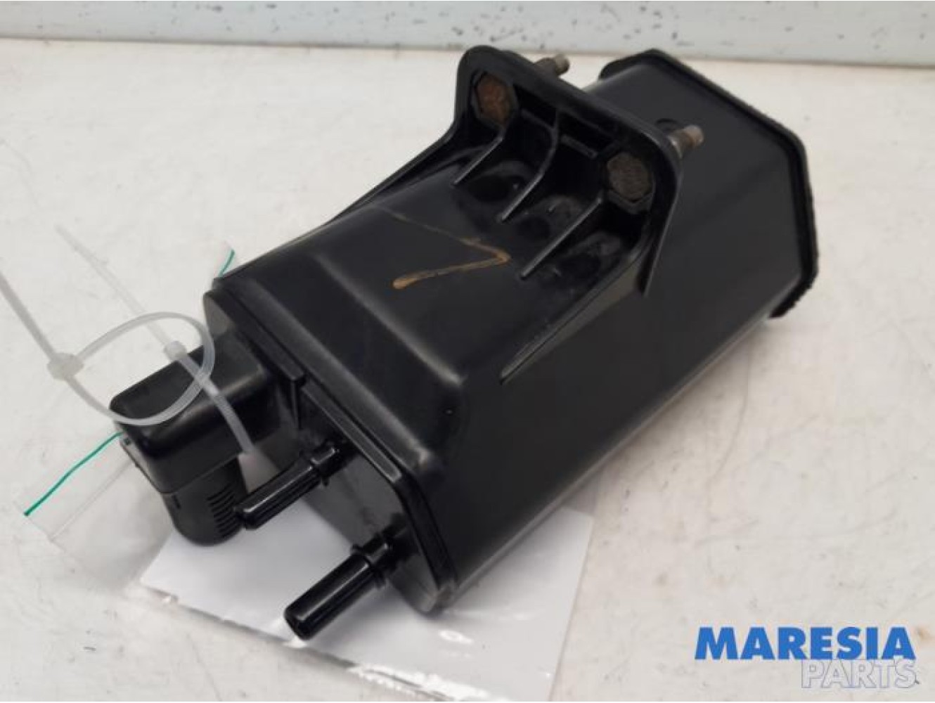 Renault - Clio - Carbon filter