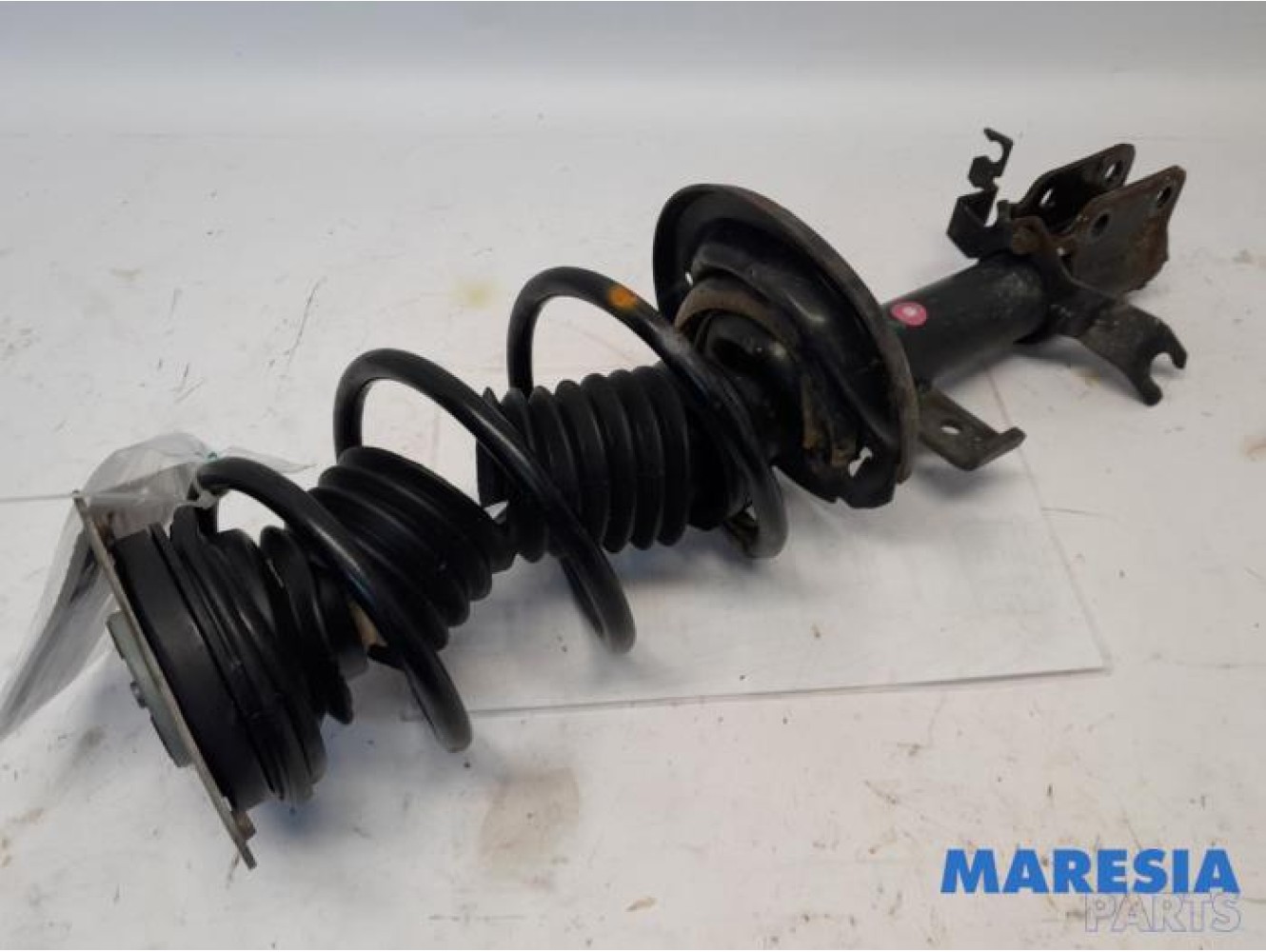 Renault - Clio - Front shock absorber rod, left