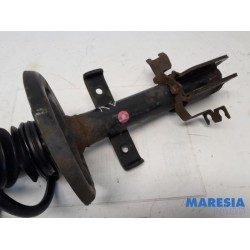 Renault - Clio - Front shock absorber rod, right