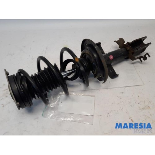 Renault - Clio - Front shock absorber rod, right