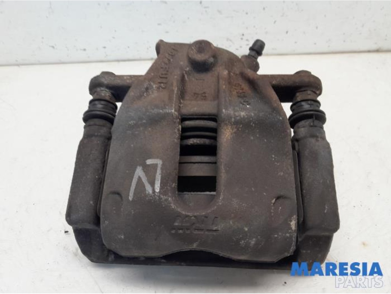 Renault - Clio - Front brake calliper, left
