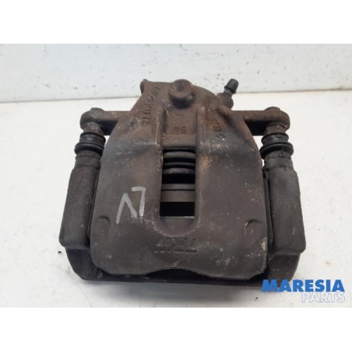 Renault - Clio - Front brake calliper, left