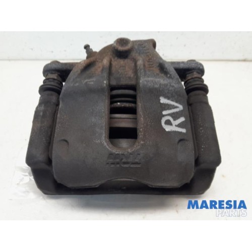 Renault - Clio - Front brake calliper, right