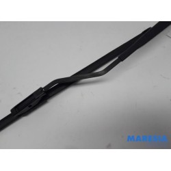 Renault - Clio - Front wiper arm
