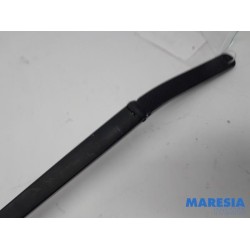 Renault - Clio - Front wiper arm