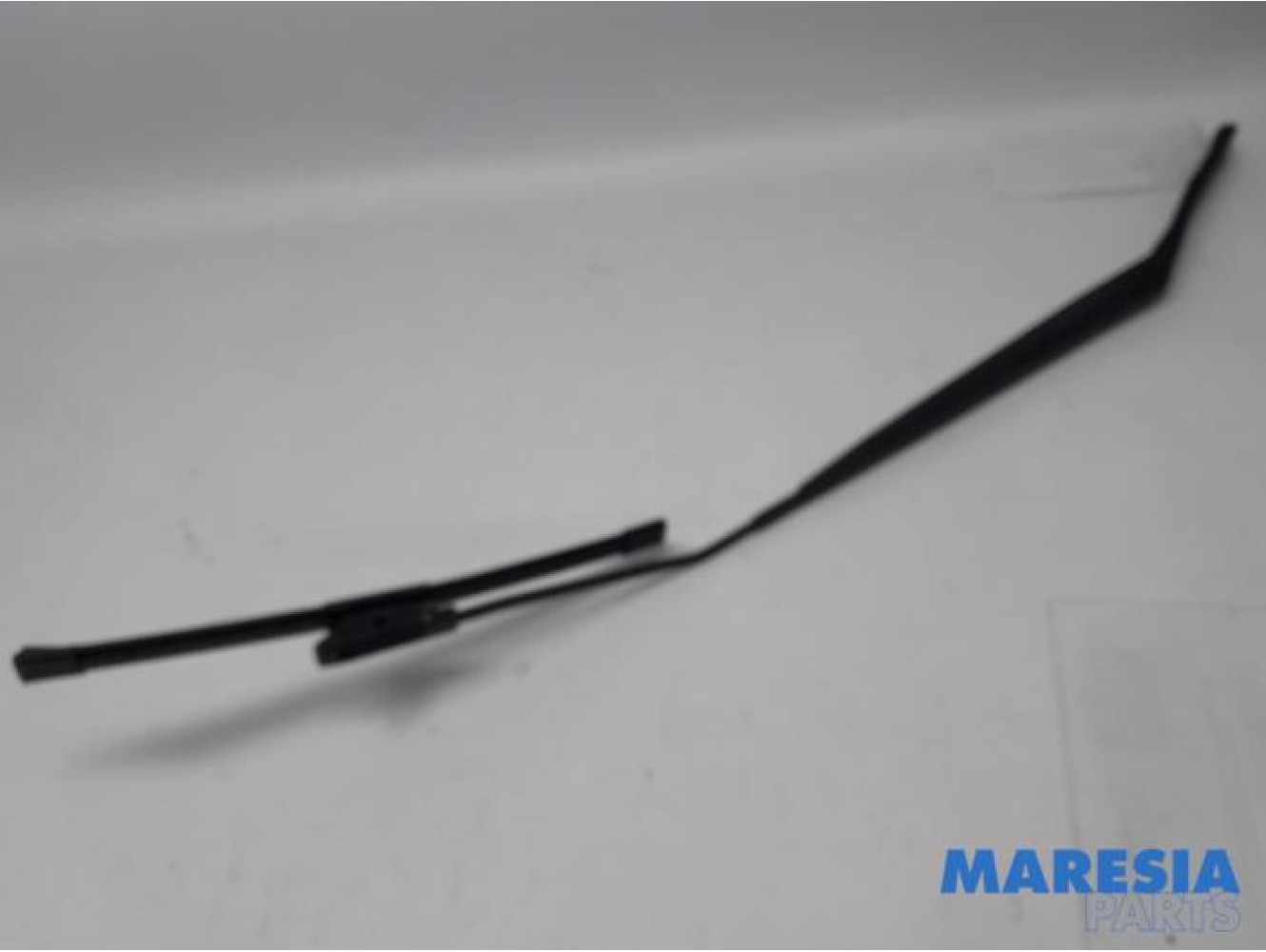 Renault - Clio - Front wiper arm