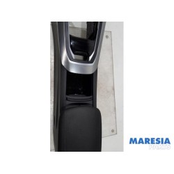 Peugeot - 308 - Middle console