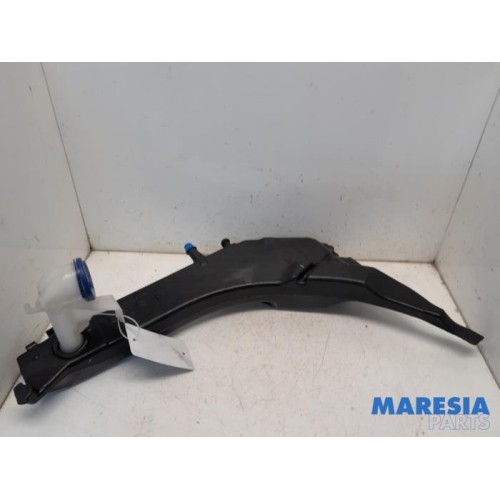 Peugeot - 308 - Front windscreen washer reservoir