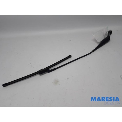 Peugeot - 308 - Front wiper arm
