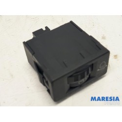 Peugeot - 5008 - AIH headlight switch